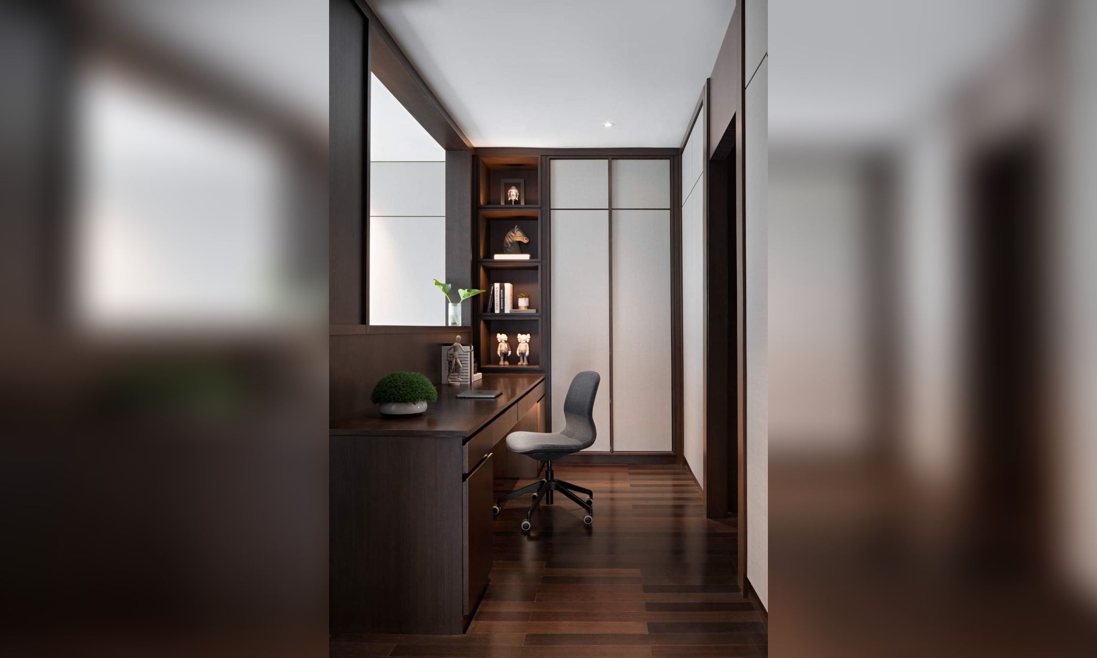 Design Interior Minimalis Office Hitam Putih Dark Wood, Flooring LVT, Cabinet finishing Duco, Furniture HPL di Menara Prima Kec. Setia Budi � Jakarta Selatan